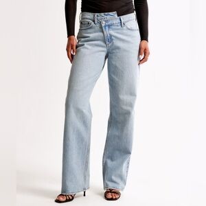 Abercrombie & Fitch Curve Love Straight Leg Jeans